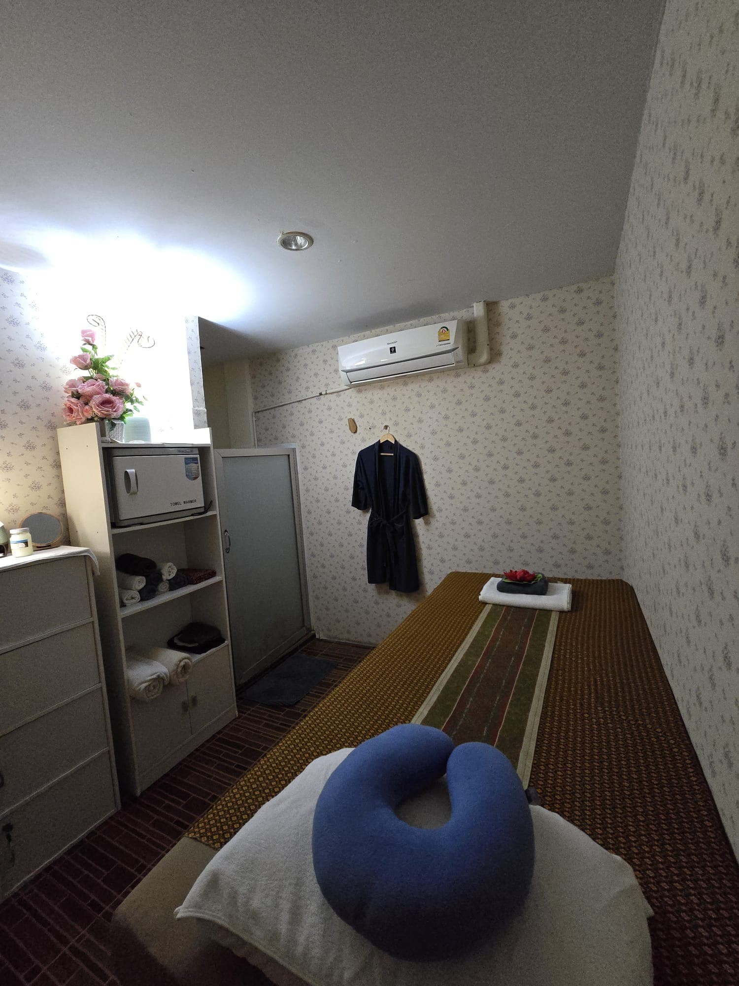 Spacious VIP massage room interior at Cher Ploy Sriracha